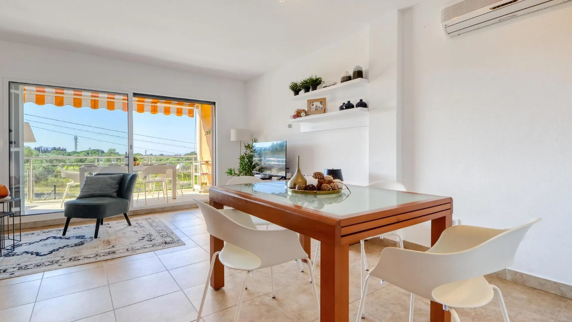 Sun Village 2 P4 - Immo Barneda Palau Saverdera 0*,  Spain
